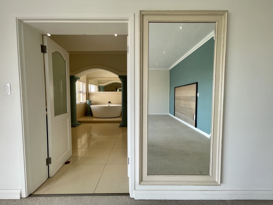 5 Bedroom Property for Sale in Royal Alfred Marina Eastern Cape